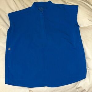 Figs Rafaela oversized scrub top. Size XS. Royal blue. Good used condition.